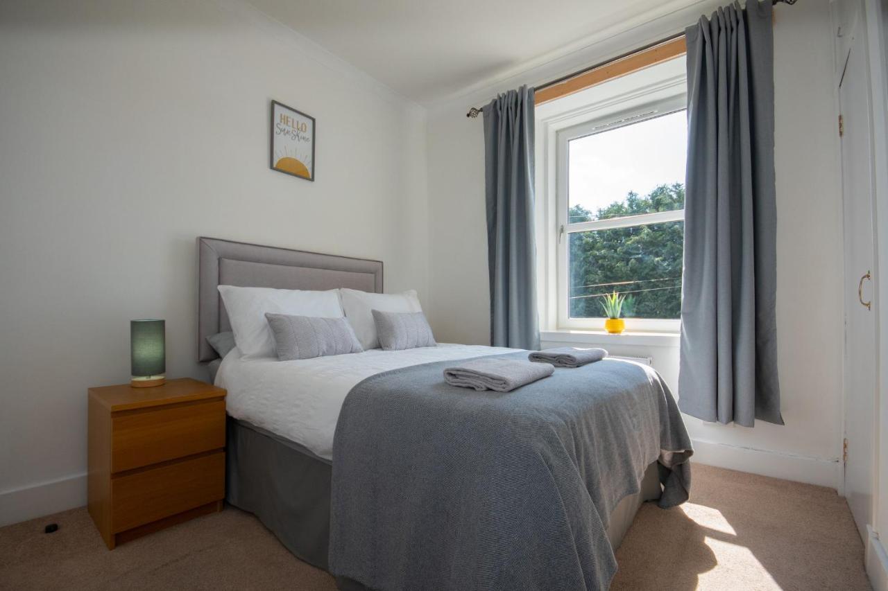 Dwellcome Home Ltd 1 Bed Apt, Half Mile To Union Street Yet Quiet, Free Parking, Fast Wifi, Ideal For Long Term Contractor, Etc Stays, Fully Equipped Kitchen, Regular Housekeeping Option - See Our Site For Assurance Aberdeen Bagian luar foto