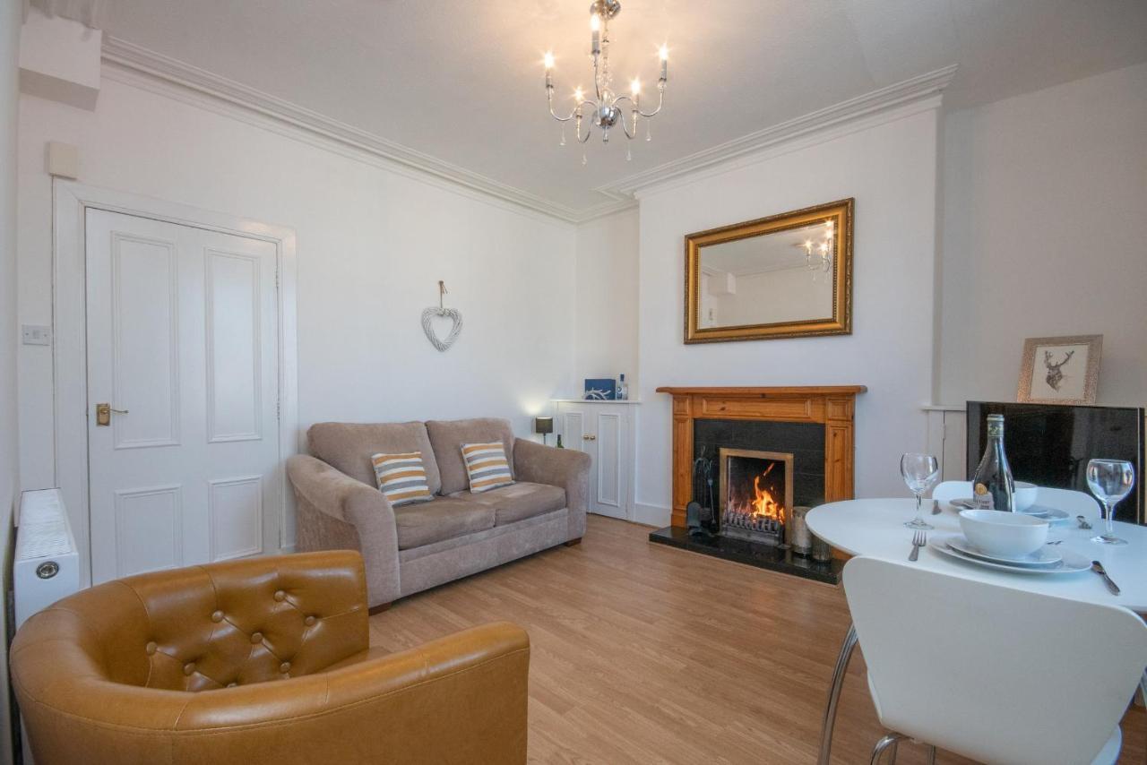 Dwellcome Home Ltd 1 Bed Apt, Half Mile To Union Street Yet Quiet, Free Parking, Fast Wifi, Ideal For Long Term Contractor, Etc Stays, Fully Equipped Kitchen, Regular Housekeeping Option - See Our Site For Assurance Aberdeen Bagian luar foto